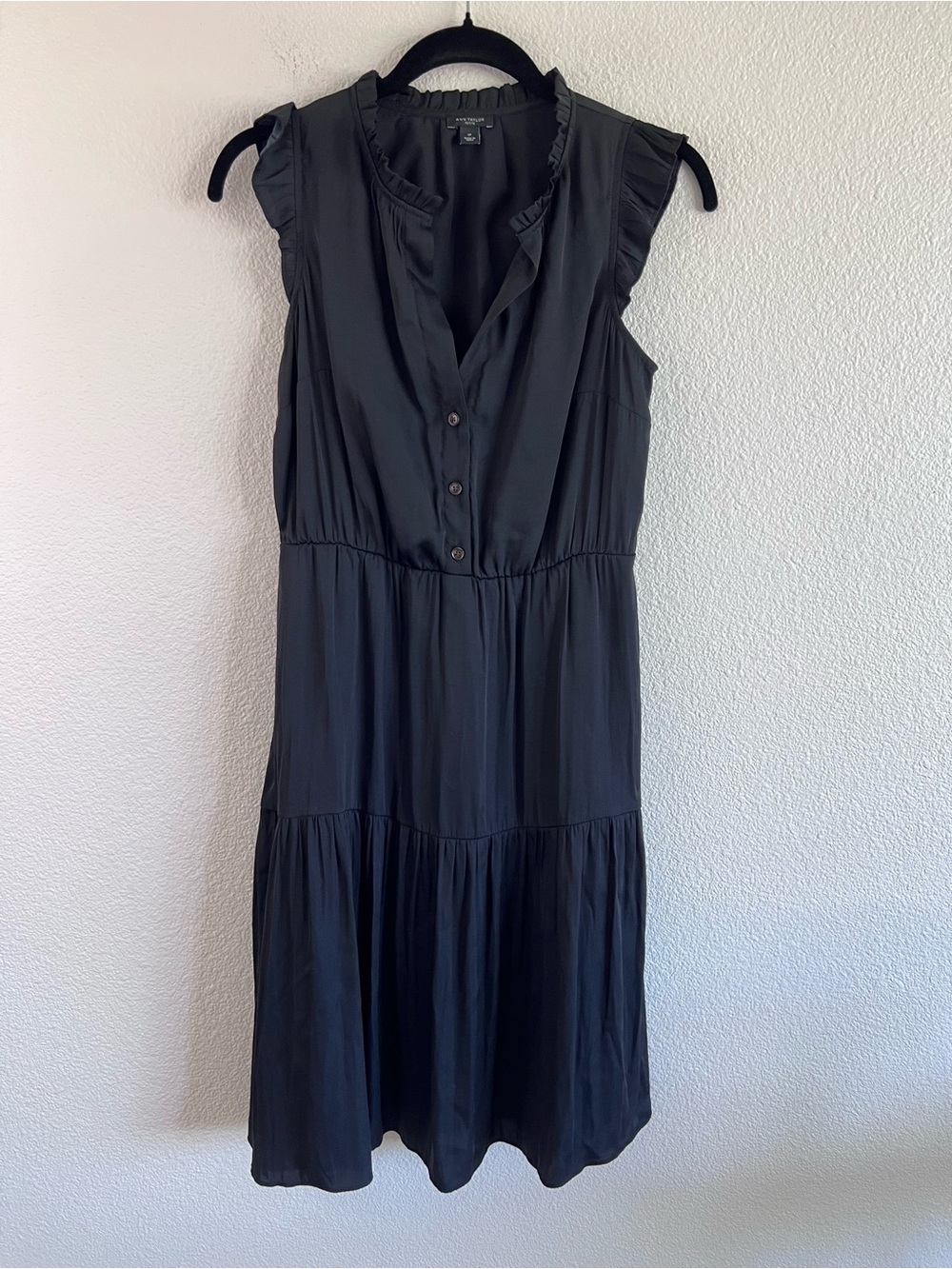 Ann Taylor Women's Black Sleeveless Tiered Midi Shirtdress Button Front SP